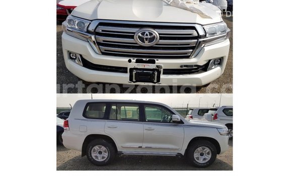 Buy Import Toyota Land Cruiser White Car in Import - Dubai in Arusha Buy Import Toyota Land Cruiser White Car in Import - Dubai in Arusha