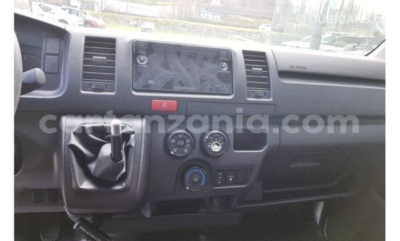 Nunua Imported Toyota Hiace Nyeupe Gari ndani ya Import - Dubai nchini Arusha Nunua Imported Toyota Hiace Nyeupe Gari ndani ya Import - Dubai nchini Arusha