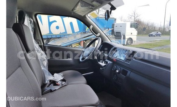 Nunua Imported Toyota Hiace Nyeupe Gari ndani ya Import - Dubai nchini Arusha Nunua Imported Toyota Hiace Nyeupe Gari ndani ya Import - Dubai nchini Arusha
