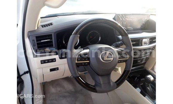Nunua Imported Lexus LX Nyeupe Gari ndani ya Import - Dubai nchini Arusha Nunua Imported Lexus LX Nyeupe Gari ndani ya Import - Dubai nchini Arusha