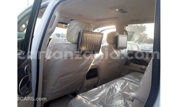 Nunua Imported Lexus LX Nyeupe Gari ndani ya Import - Dubai nchini Arusha Nunua Imported Lexus LX Nyeupe Gari ndani ya Import - Dubai nchini Arusha