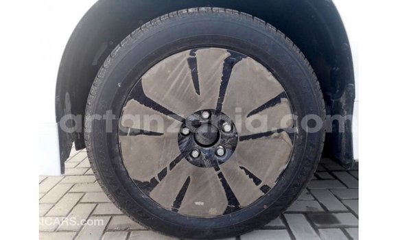 Nunua Imported Lexus LX Nyeupe Gari ndani ya Import - Dubai nchini Arusha Nunua Imported Lexus LX Nyeupe Gari ndani ya Import - Dubai nchini Arusha