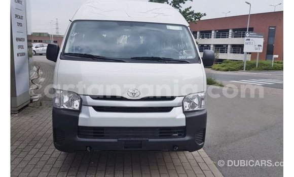 Nunua Imported Toyota Hiace Nyeupe Gari ndani ya Import - Dubai nchini Arusha Nunua Imported Toyota Hiace Nyeupe Gari ndani ya Import - Dubai nchini Arusha