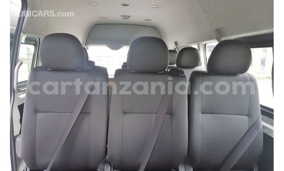 Nunua Imported Toyota Hiace Nyeupe Gari ndani ya Import - Dubai nchini Arusha Nunua Imported Toyota Hiace Nyeupe Gari ndani ya Import - Dubai nchini Arusha