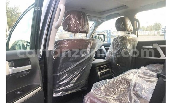 Nunua Imported Toyota Land Cruiser Nyeusi Gari ndani ya Import - Dubai nchini Arusha Nunua Imported Toyota Land Cruiser Nyeusi Gari ndani ya Import - Dubai nchini Arusha
