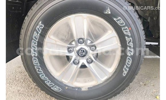 Nunua Imported Toyota Land Cruiser Nyeusi Gari ndani ya Import - Dubai nchini Arusha Nunua Imported Toyota Land Cruiser Nyeusi Gari ndani ya Import - Dubai nchini Arusha