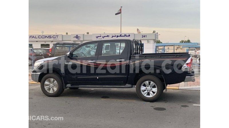 Big with watermark toyota hilux arusha import dubai 8302