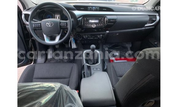 Nunua Imported Toyota Hilux Nyeusi Gari ndani ya Import - Dubai nchini Arusha Nunua Imported Toyota Hilux Nyeusi Gari ndani ya Import - Dubai nchini Arusha