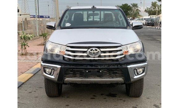 Nunua Imported Toyota Hilux Nyeusi Gari ndani ya Import - Dubai nchini Arusha Nunua Imported Toyota Hilux Nyeusi Gari ndani ya Import - Dubai nchini Arusha