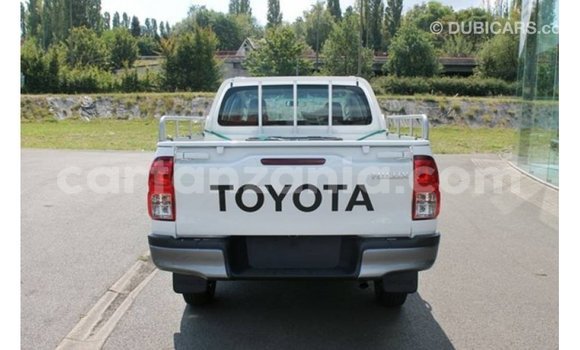 Buy Import Toyota Hilux White Car in Import - Dubai in Arusha Buy Import Toyota Hilux White Car in Import - Dubai in Arusha