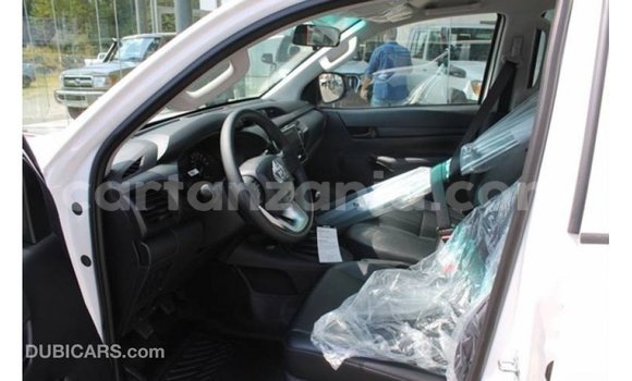 Buy Import Toyota Hilux White Car in Import - Dubai in Arusha Buy Import Toyota Hilux White Car in Import - Dubai in Arusha