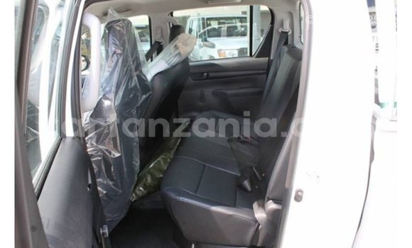 Buy Import Toyota Hilux White Car in Import - Dubai in Arusha Buy Import Toyota Hilux White Car in Import - Dubai in Arusha