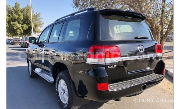 Nunua Imported Toyota Land Cruiser Nyeusi Gari ndani ya Import - Dubai nchini Arusha Nunua Imported Toyota Land Cruiser Nyeusi Gari ndani ya Import - Dubai nchini Arusha