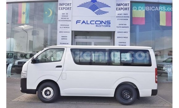 Nunua Imported Toyota Hiace Nyeupe Gari ndani ya Import - Dubai nchini Arusha Nunua Imported Toyota Hiace Nyeupe Gari ndani ya Import - Dubai nchini Arusha