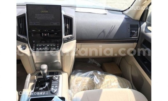 Nunua Imported Toyota Land Cruiser Nyeusi Gari ndani ya Import - Dubai nchini Arusha Nunua Imported Toyota Land Cruiser Nyeusi Gari ndani ya Import - Dubai nchini Arusha