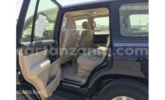 Nunua Imported Toyota Land Cruiser Nyeusi Gari ndani ya Import - Dubai nchini Arusha Nunua Imported Toyota Land Cruiser Nyeusi Gari ndani ya Import - Dubai nchini Arusha