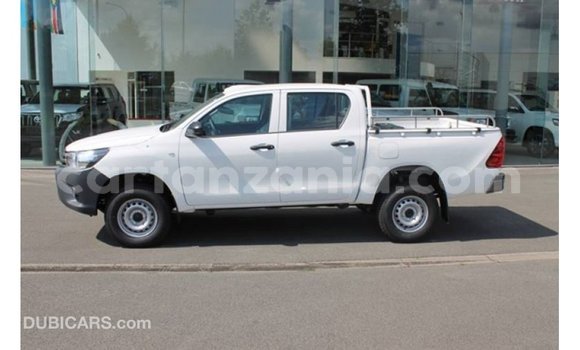 Nunua Imported Toyota Hilux Nyeupe Gari ndani ya Import - Dubai nchini Arusha Nunua Imported Toyota Hilux Nyeupe Gari ndani ya Import - Dubai nchini Arusha