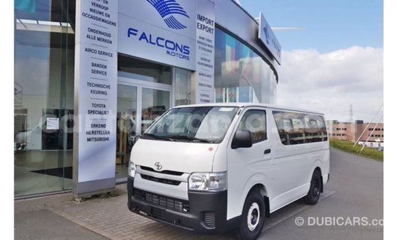 Buy Import Toyota Hiace White Car in Import - Dubai in Arusha Buy Import Toyota Hiace White Car in Import - Dubai in Arusha