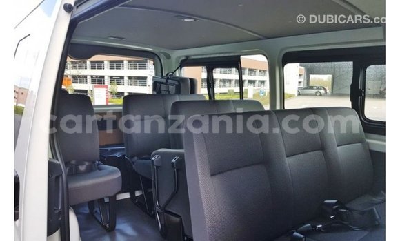 Buy Import Toyota Hiace White Car in Import - Dubai in Arusha Buy Import Toyota Hiace White Car in Import - Dubai in Arusha