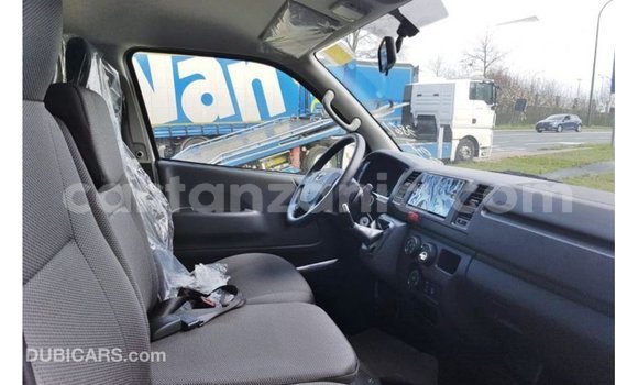 Buy Import Toyota Hiace White Car in Import - Dubai in Arusha Buy Import Toyota Hiace White Car in Import - Dubai in Arusha