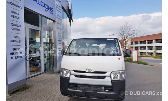 Buy Import Toyota Hiace White Car in Import - Dubai in Arusha Buy Import Toyota Hiace White Car in Import - Dubai in Arusha