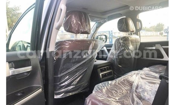 Nunua Imported Toyota Land Cruiser Nyeusi Gari ndani ya Import - Dubai nchini Arusha Nunua Imported Toyota Land Cruiser Nyeusi Gari ndani ya Import - Dubai nchini Arusha