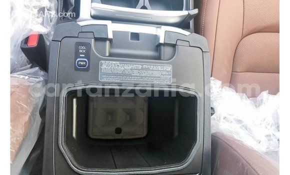 Nunua Imported Toyota Land Cruiser Nyeusi Gari ndani ya Import - Dubai nchini Arusha Nunua Imported Toyota Land Cruiser Nyeusi Gari ndani ya Import - Dubai nchini Arusha