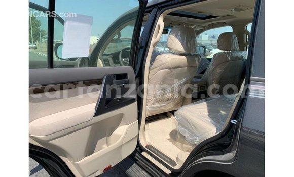 Nunua Imported Toyota Land Cruiser Nyeusi Gari ndani ya Import - Dubai nchini Arusha Nunua Imported Toyota Land Cruiser Nyeusi Gari ndani ya Import - Dubai nchini Arusha