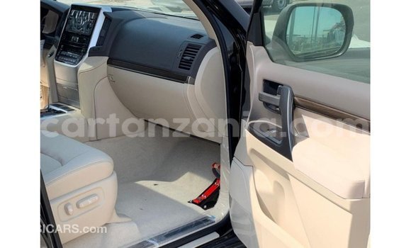 Nunua Imported Toyota Land Cruiser Nyeusi Gari ndani ya Import - Dubai nchini Arusha Nunua Imported Toyota Land Cruiser Nyeusi Gari ndani ya Import - Dubai nchini Arusha