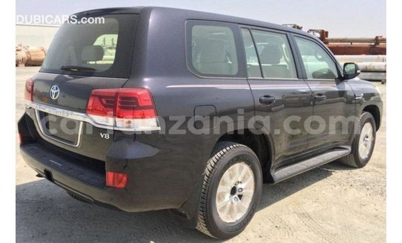 Nunua Imported Toyota Land Cruiser Nyeusi Gari ndani ya Import - Dubai nchini Arusha Nunua Imported Toyota Land Cruiser Nyeusi Gari ndani ya Import - Dubai nchini Arusha