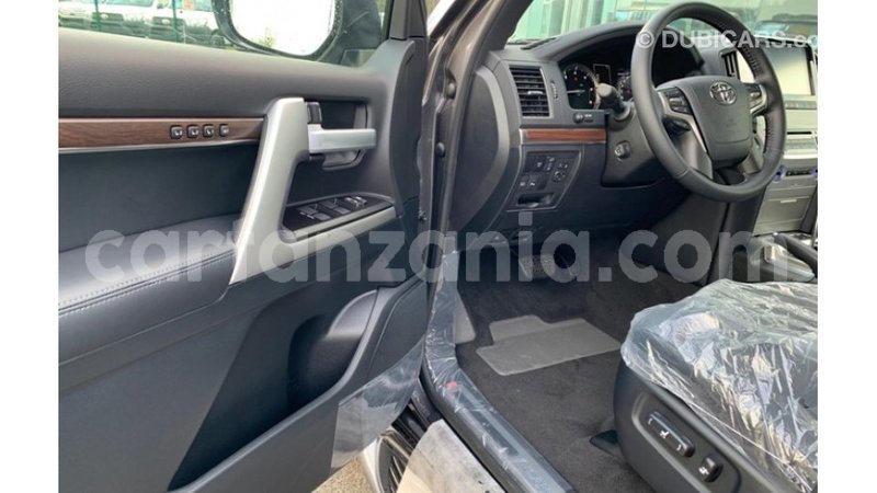 Big with watermark toyota land cruiser arusha import dubai 8334