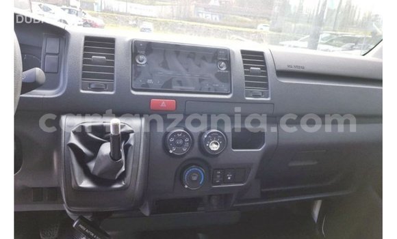 Nunua Imported Toyota Hiace Nyeupe Gari ndani ya Import - Dubai nchini Arusha Nunua Imported Toyota Hiace Nyeupe Gari ndani ya Import - Dubai nchini Arusha