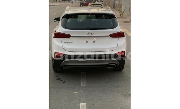 Nunua Imported Hyundai Santa Fe Nyeupe Gari ndani ya Import - Dubai nchini Arusha Nunua Imported Hyundai Santa Fe Nyeupe Gari ndani ya Import - Dubai nchini Arusha