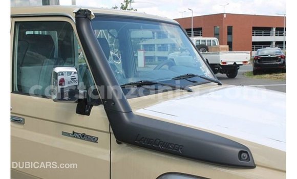 Nunua Imported Toyota Land Cruiser Beige Gari ndani ya Import - Dubai nchini Arusha Nunua Imported Toyota Land Cruiser Beige Gari ndani ya Import - Dubai nchini Arusha