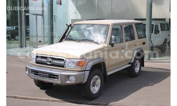 Nunua Imported Toyota Land Cruiser Beige Gari ndani ya Import - Dubai nchini Arusha Nunua Imported Toyota Land Cruiser Beige Gari ndani ya Import - Dubai nchini Arusha
