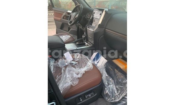 Nunua Imported Toyota Land Cruiser Nyeusi Gari ndani ya Import - Dubai nchini Arusha Nunua Imported Toyota Land Cruiser Nyeusi Gari ndani ya Import - Dubai nchini Arusha