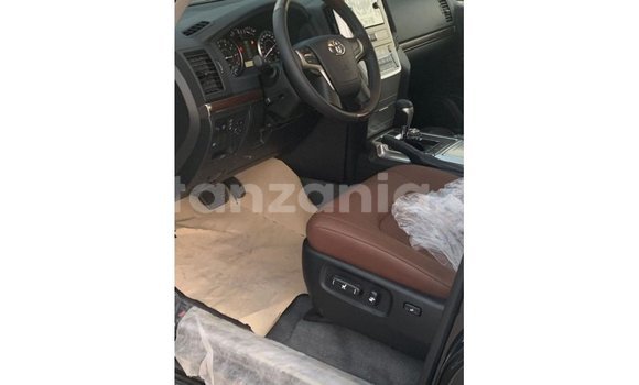 Nunua Imported Toyota Land Cruiser Nyeusi Gari ndani ya Import - Dubai nchini Arusha Nunua Imported Toyota Land Cruiser Nyeusi Gari ndani ya Import - Dubai nchini Arusha