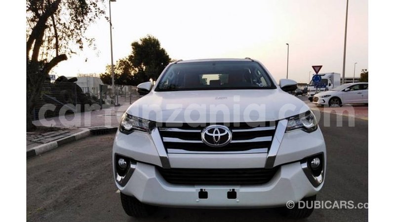 Big with watermark toyota fortuner arusha import dubai 8344