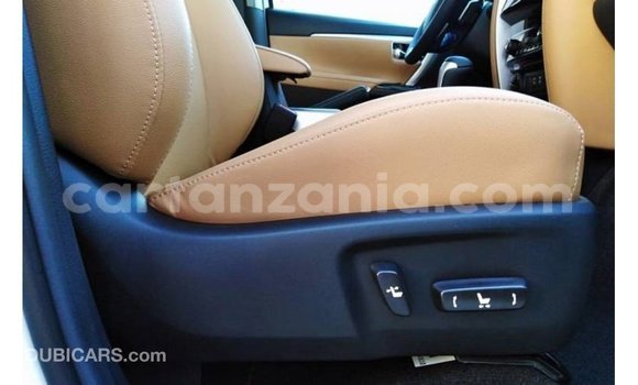 Nunua Imported Toyota Fortuner Nyeupe Gari ndani ya Import - Dubai nchini Arusha Nunua Imported Toyota Fortuner Nyeupe Gari ndani ya Import - Dubai nchini Arusha