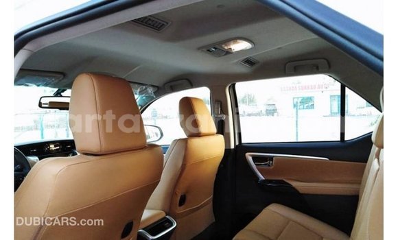 Nunua Imported Toyota Fortuner Nyeupe Gari ndani ya Import - Dubai nchini Arusha Nunua Imported Toyota Fortuner Nyeupe Gari ndani ya Import - Dubai nchini Arusha