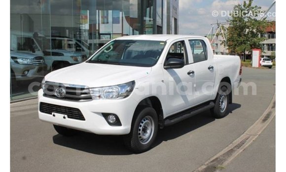 Nunua Imported Toyota Hilux Nyeupe Gari ndani ya Import - Dubai nchini Arusha Nunua Imported Toyota Hilux Nyeupe Gari ndani ya Import - Dubai nchini Arusha