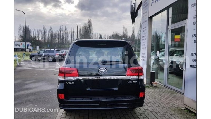 Big with watermark toyota land cruiser arusha import dubai 8351