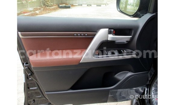Nunua Imported Toyota Land Cruiser Nyeusi Gari ndani ya Import - Dubai nchini Arusha Nunua Imported Toyota Land Cruiser Nyeusi Gari ndani ya Import - Dubai nchini Arusha