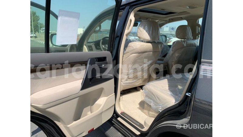 Big with watermark toyota land cruiser arusha import dubai 8354