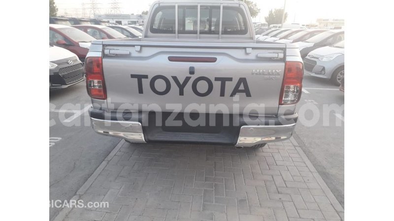 Big with watermark toyota hilux arusha import dubai 8355