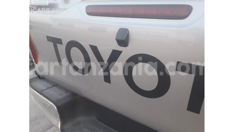 Big with watermark toyota hilux arusha import dubai 8355