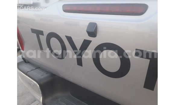 Nunua Imported Toyota Hilux Nyingine Gari ndani ya Import - Dubai nchini Arusha Nunua Imported Toyota Hilux Nyingine Gari ndani ya Import - Dubai nchini Arusha