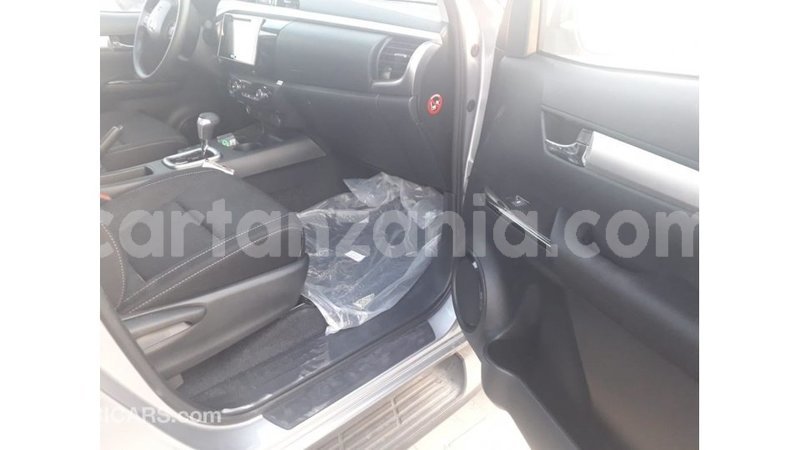 Big with watermark toyota hilux arusha import dubai 8355