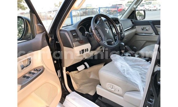 Nunua Imported Mitsubishi Pajero Nyeusi Gari ndani ya Import - Dubai nchini Arusha Nunua Imported Mitsubishi Pajero Nyeusi Gari ndani ya Import - Dubai nchini Arusha