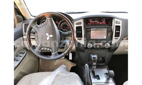 Nunua Imported Mitsubishi Pajero Nyeusi Gari ndani ya Import - Dubai nchini Arusha Nunua Imported Mitsubishi Pajero Nyeusi Gari ndani ya Import - Dubai nchini Arusha